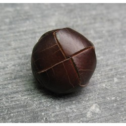 Bouton cuir marron clair base laiton 23mm - auchtibouton