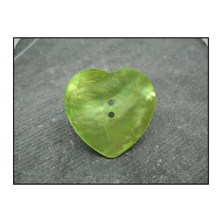 Bouton nacre coeur vert anis 38mm